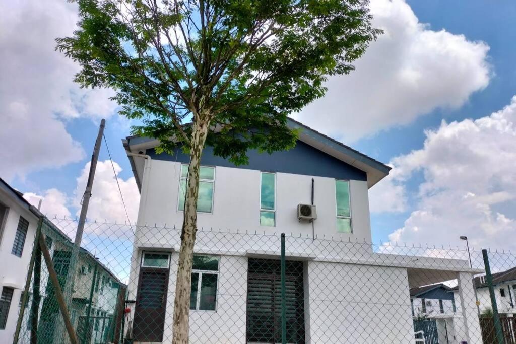 Iris 55 Corner Lot House Spacious Outdoor With Wi-Fi Johor Bahru Zewnętrze zdjęcie
